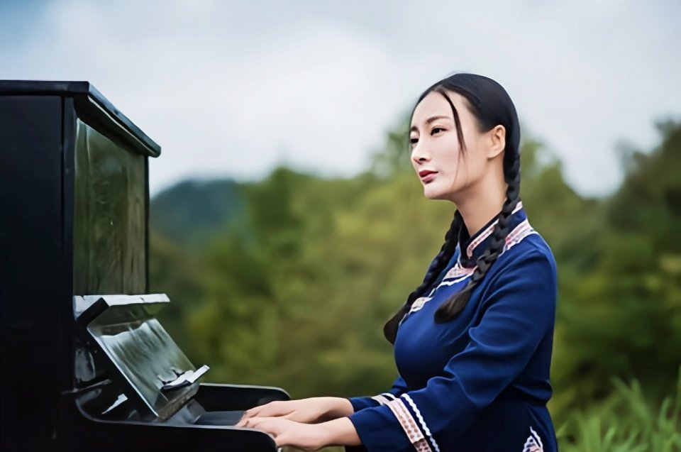 《山里的旧钢琴》即将全国公映,王李丹妮成为土家族姑娘
