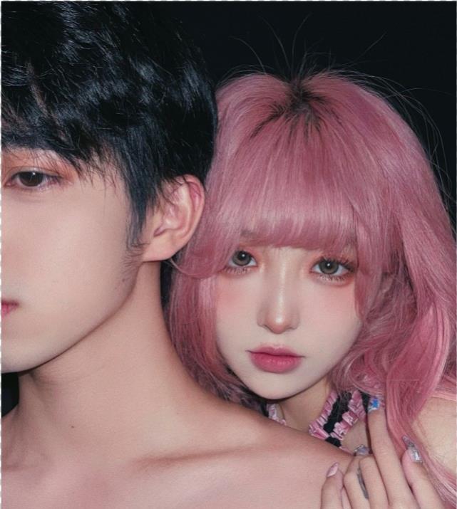 美女自然是要配帅哥,有着神仙颜值的机智张,她的男