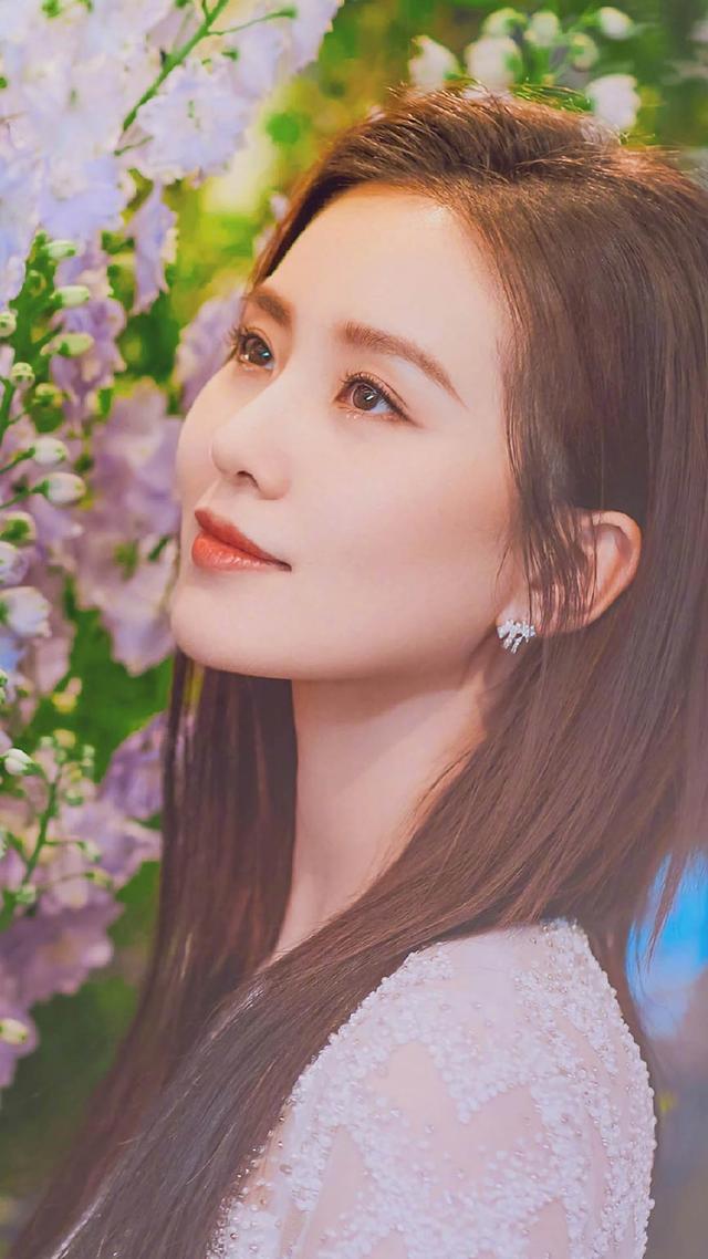 刘诗诗天鹅颈美照一朵皎皎木兰花清新淡雅出尘脱俗